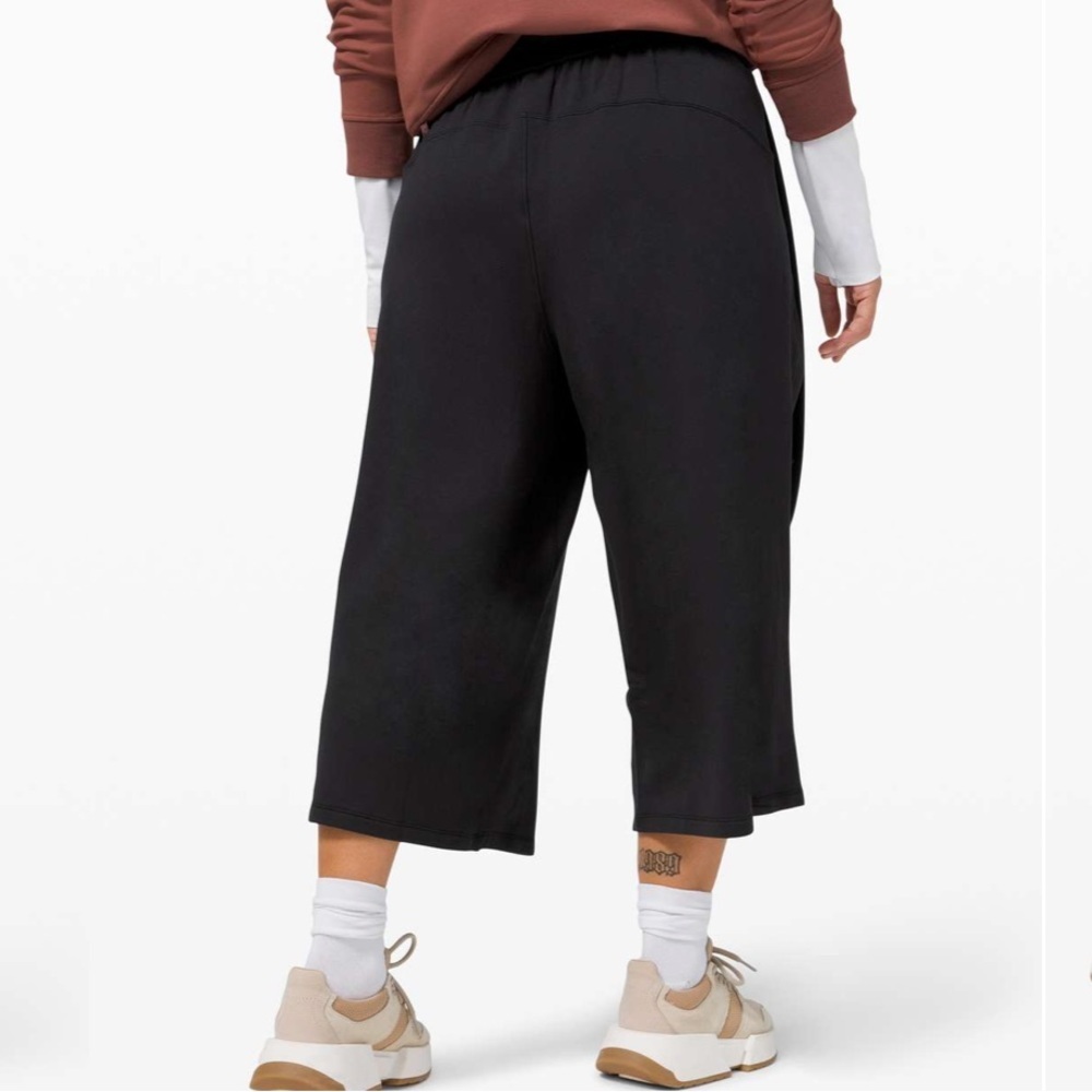 lululemon dream on cropped pants in black - Picture 3 of 10